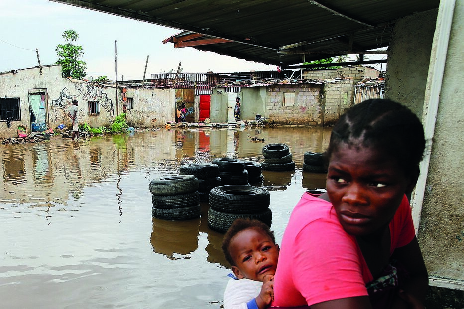 Chuva torrencial provocou centenas de inundações na capital angolana   
