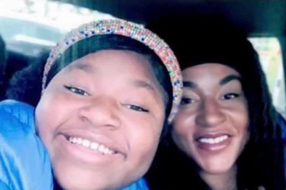 Ma'Khia Bryant com a mãe