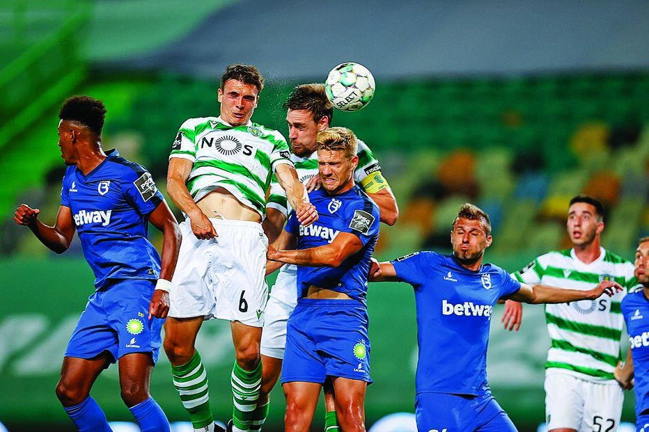 Palhinha e Coates saltam mais alto do que Tomás Ribeiro