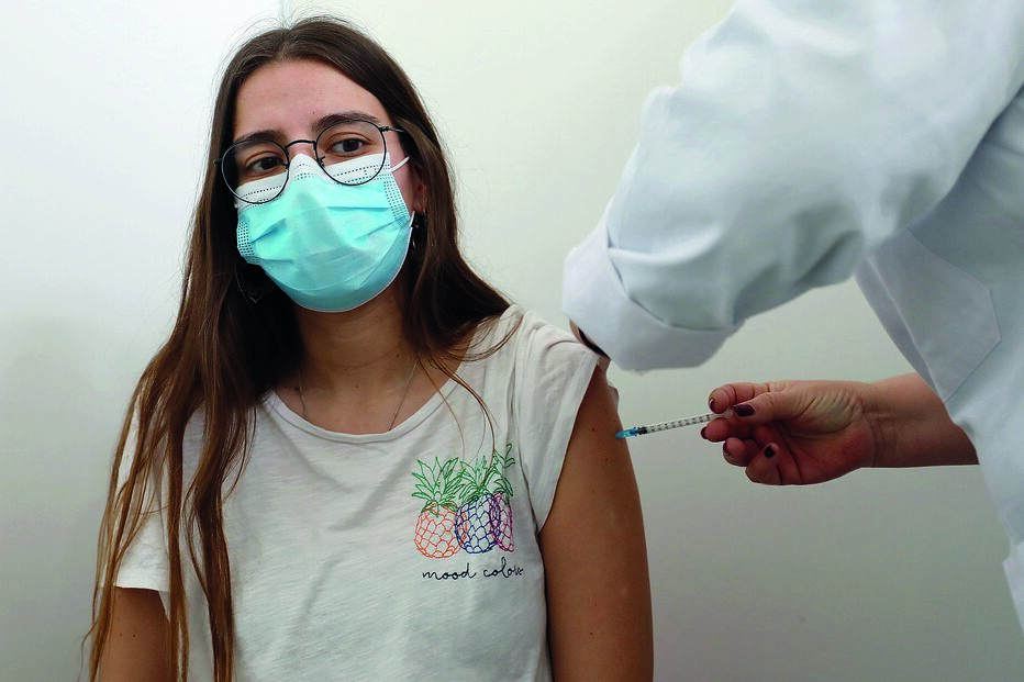 Nova fase do plano de vacinação prevê a inoculação de 100 mil pessoas por dia e passa a abranger a população entre 16 e 79 anos com doenças de risco