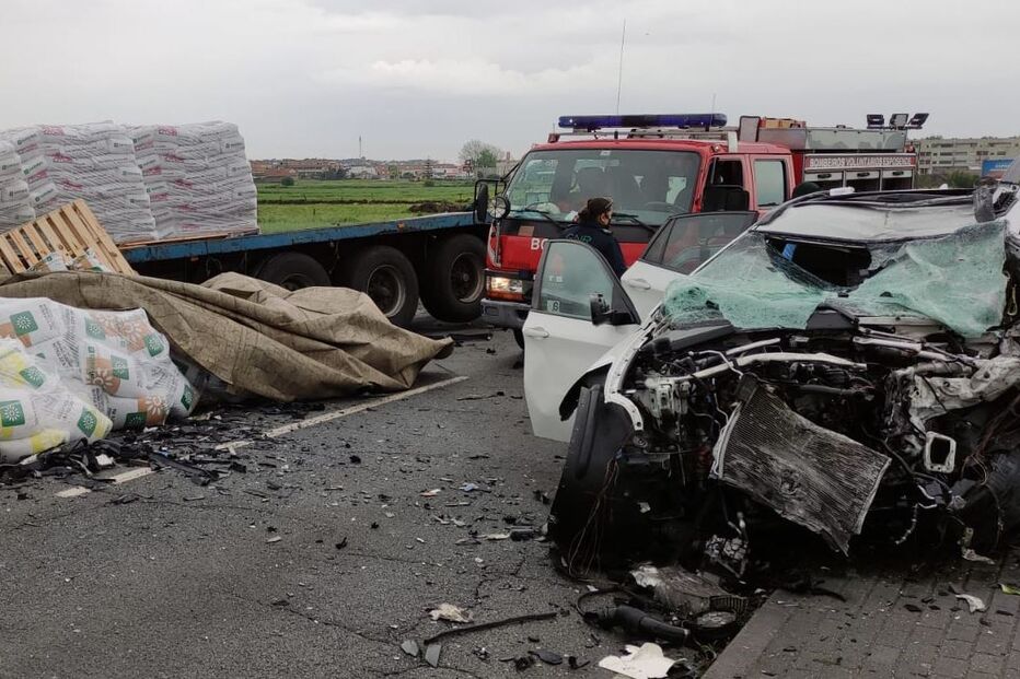 Colisão com camião provoca ferimentos graves a condutora em Esposende
