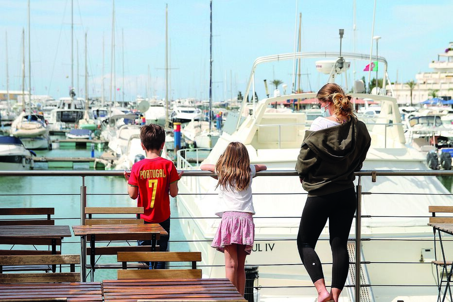 Incidência de novos casos de infeção por SARS-CoV-2 por 100 mil habitantes é maior no Algarve 