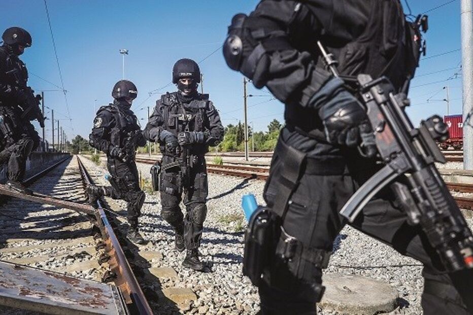 Polícia deixou aviso a agentes, para que reforcem as medidas de autoproteção. Autoridades têm protocolos para medir o grau de alerta do País