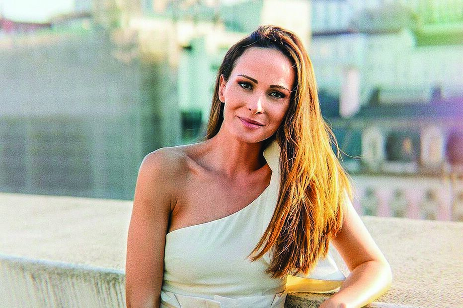 Helena Costa enfrenta tumor no pulmão 