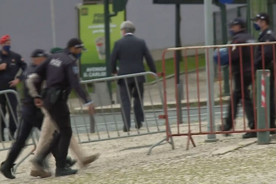 PSP realiza detenções durante manifestação à porta do Parlamento