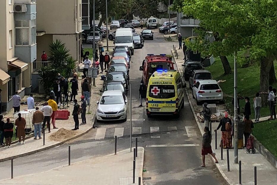Dois esfaqueados em rixa na Amadora