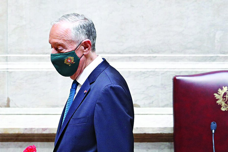 Presidente elogiou “heróis de Abril” ao sublinhar que “não tinham sido militares de alcatifa”, naquele que foi o seu sexto discurso da data no Parlamento   