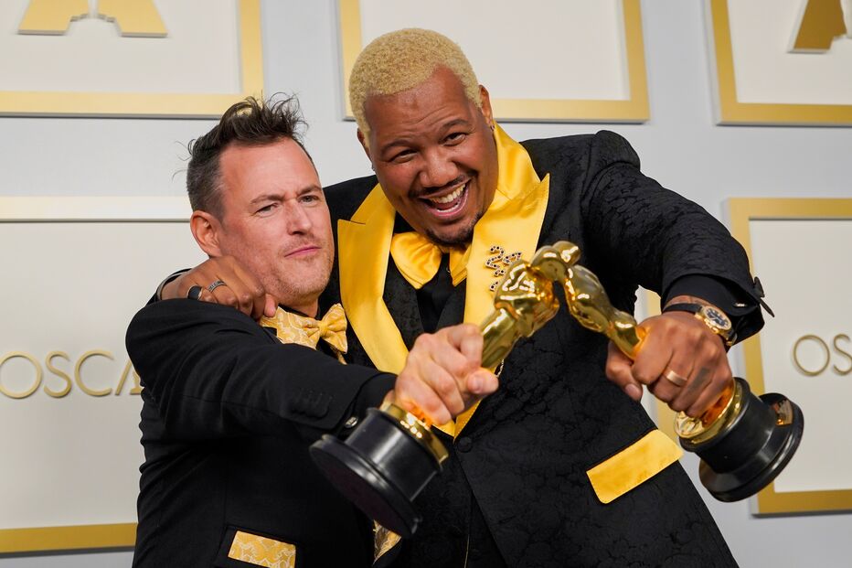 Martin Desmond Roe e Travon Free com o Óscar para Melhor Curta-Metragem em Live Ation