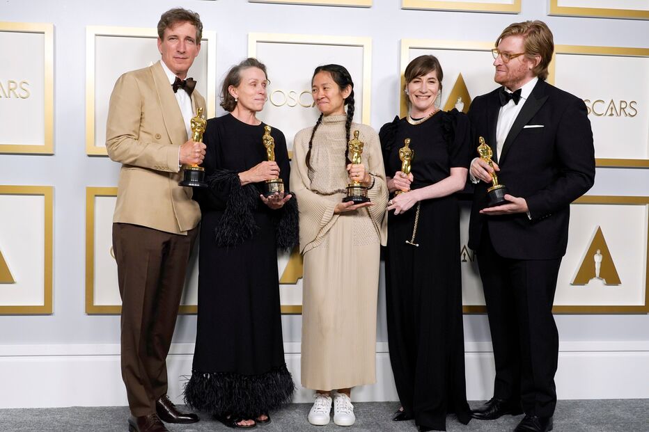 Peter Spears, Frances McDormand, Chloe Zhao, Mollye Asher e Dan Janvey