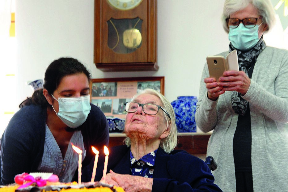 Custódia Maria Inácia contou com a presença de vários familiares no dia em que comemorou os seus 108 anos 