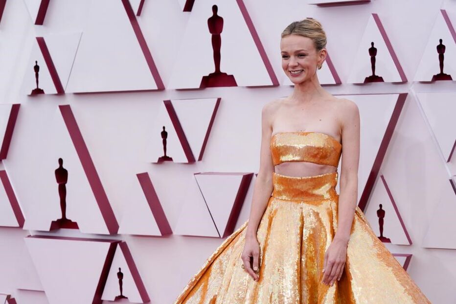 Carey Mulligan foi considerada das mais elegantes com uma criação assinada por Valentino 