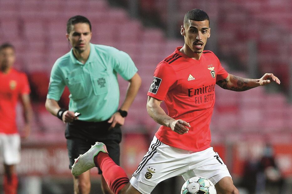 Chiquinho, que só uma vez foi titular na Liga, em ação no jogo de segunda-feira, com o Santa Clara 