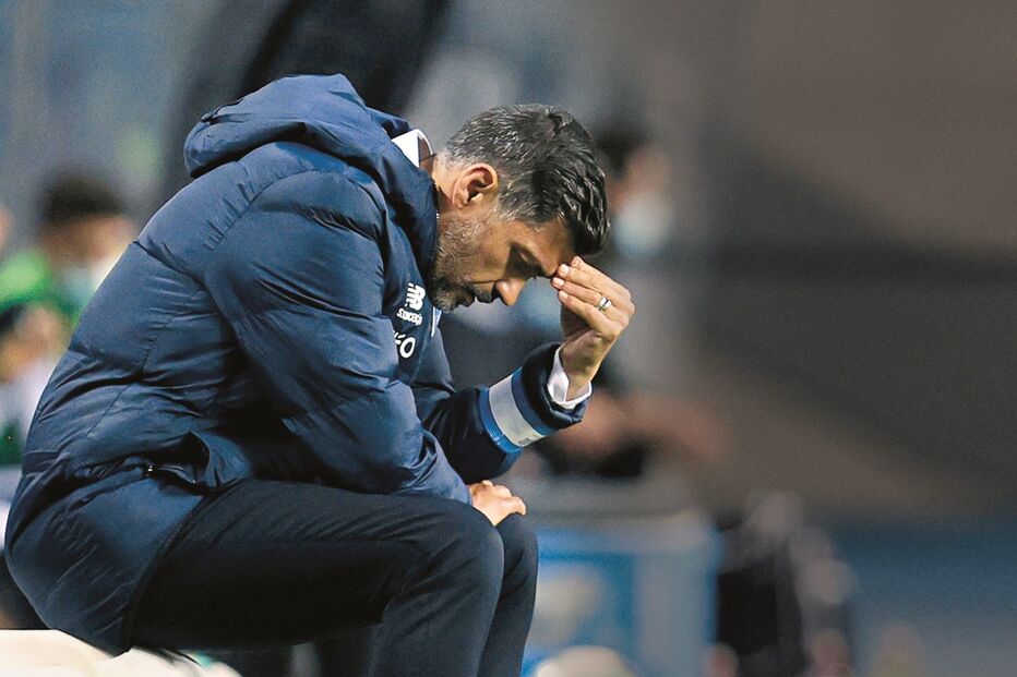 Sérgio Conceição foi castigado pelas palavras dirigidas a Hugo Miguel após o termo do encontro de segunda-feira, chamando “ladrão” ao árbitro lisboeta