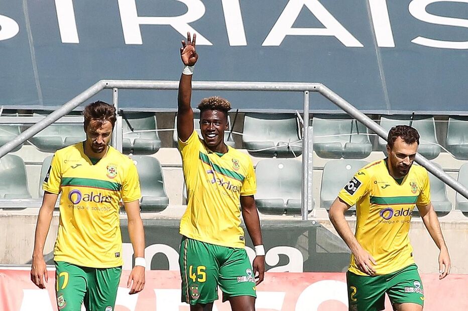 Paços de Ferreira vence Belenenses SAD 