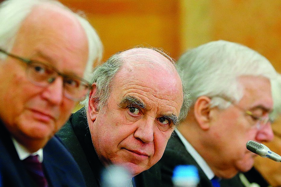 Vieira de Andrade (ao centro) lidera CGI 