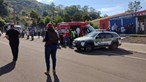 Adolescente invade escola no Brasil e mata três crianças e professora à facada