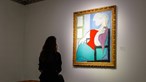 'Mulher sentada junto a uma janela' de Pablo Picasso vendida em leilão por 85 milhões de euros