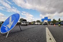 Duas pessoas encarceradas em acidente com dez carros na A41 em Alfena, junto ao acesso para a A3