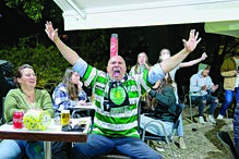 Apito final no estádio, festa em Alvalade. A conquista do título foi celebrada com fogo  de artifício. Uma onda verde que começou no relvado mas rapidamente se espalhou por todo o País