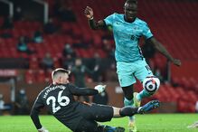 Bruno Fernandes ainda adiantou United, mas Jota abriu caminho para vitória do Liverpool