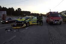 Quatro feridos em colisão entre carro e viatura do INEM em Barcelos