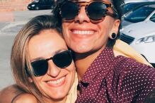 Cláudia e a namorada, Magda