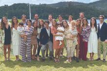 Isaurinha Jardim com o grupo de amigos que marcou presença no batizado