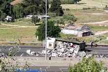 Acidente com camião no IC16 em direção ao Ubbo	