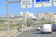 Acidente com camião no IC16 em direção ao Ubbo	