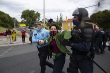 Jovens ativistas manifestaram-se na Rotunda do Relógio