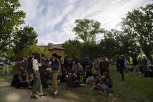 Jovens ativistas manifestaram-se na Rotunda do Relógio