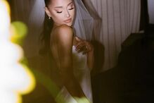 Ariana Grande revela imagens do casamento