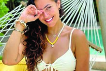 Beldade mostrou curvas de sonho em destino idílico 