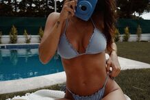 Mia revela resultados da  cirurgia com orgulho