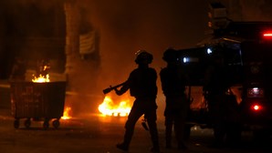 Jerusalém a ferro e fogo: Novos confrontos entre forças israelitas e palestinianos