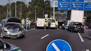 Homem de 36 anos morre em colisão entre duas motas e carro na A3 em Valença  - Portugal - Correio da Manhã