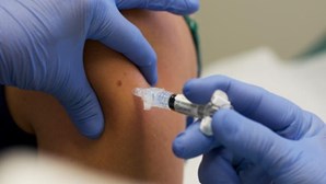 Vacinados contra a Covid-19 em Nova Iorque arriscam-se a ganhar a lotaria