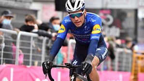 João Almeida volta a ser segundo em etapa da Volta a Itália em bicicleta