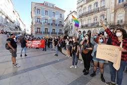 Algumas dezenas de manifestantes contra o Chega em Coimbra