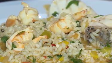 Aprenda a fazer arroz de garoupa e camarão