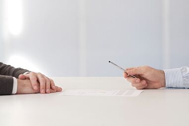 Assinar contrato; emprego