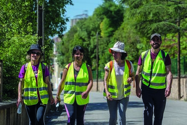 Família de peregrinos de Oliveira de Azeméis a caminho do Santuário 