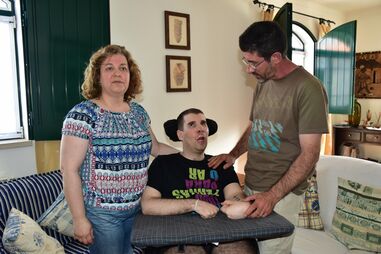 Gonçalo Neves - junto aos pais, Sandra Martins e Óscar Neves - sofreu um acidente de viação em setembro de 2011