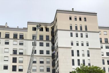 Incêndio deflagra em apartamento no Alto dos Moinhos, em Benfica