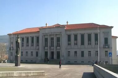 Homem engana e alicia jovens em esquema sexual