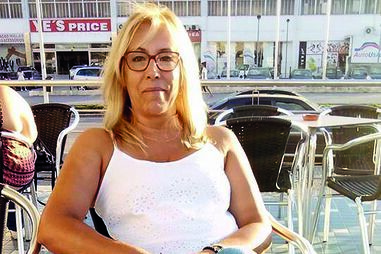 Olga Costa tinha 60 anos. Seguia no lugar do pendura   