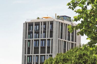  Ronaldo ocupa o 13º andar deste luxuoso prédio na rua Castilho