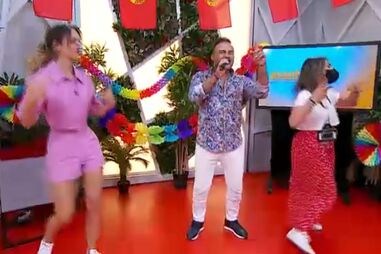 Ricardo Mateus cantou 'Baila Encosta' no arraial do Manhã CM 