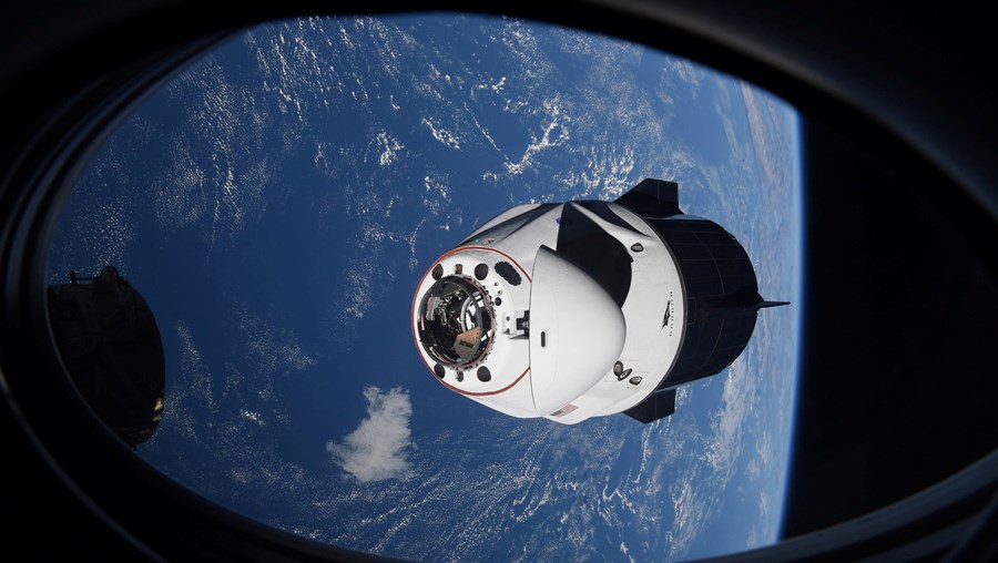 Quatro astronautas deixam Estação Espacial Internacional a caminho da Terra