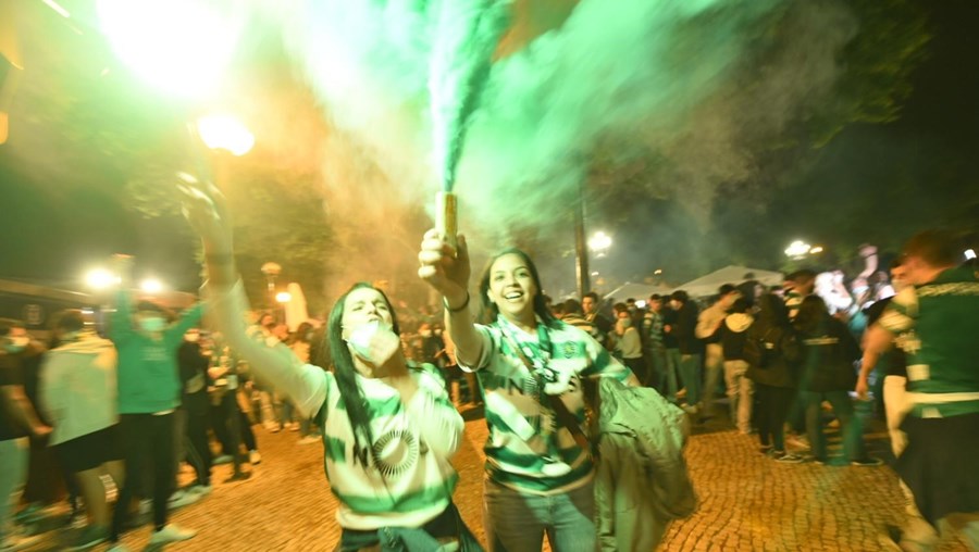 Adeptos do Sporting conquistam do título nacional em Coimbra